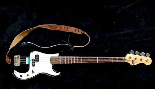 SQUIRE ELECTRIC P-BASS FENDER GUITAR 