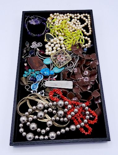 TRAY LOT COSTUME JEWELRY INC. CORAL