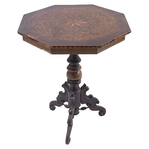 SIDE TABLE. FRANCE, 20TH CENTURY. Veneered and ebonized wood. With octagonal surface. 29 x 25.5 x 25.5 in