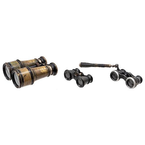LOT OF THREE PAIRS OF BINOCULARS FOR OPERA. FRANCE, 19TH/20TH CENTURY. Brass, metal and leather. 6 in maximum lenght