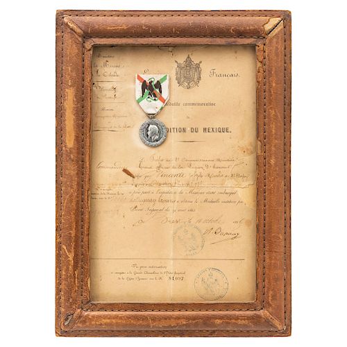 MEDAL AND RECOGNITION "EXPEDITION DU MEXIQUE". FRANCE, 19TH CENTURY. Commemorative medal from the time of the French Intervention. 11 x 7 x in (docume