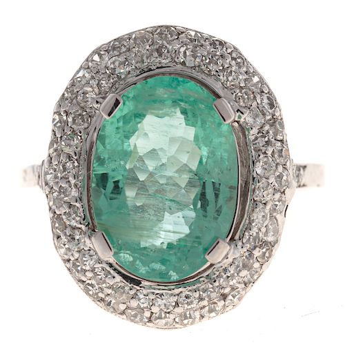 A Ladies Emerald & Diamond Ring in 14K Gold