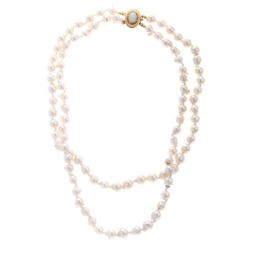A Ladies Baroque Pearl Necklace with 14K Clasp