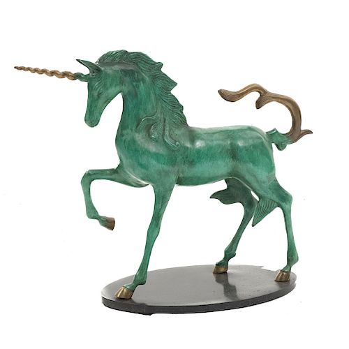 Anónimo. Unicornio. Siglo XX. Fundición en bronce. Con base. 68 x 35 x 92 cm.