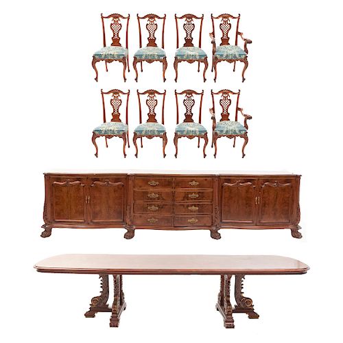 Comedor. Siglo XX. En talla de madera. Consta de: Mesa, 6 sillas, 2 sillones y trinchador. 76 x 331 x 124 cm. (mayor)