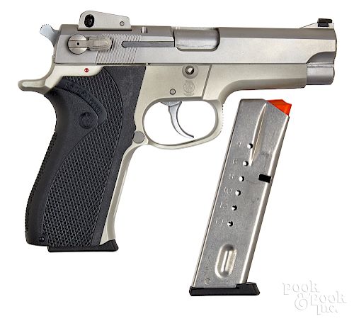 Smith & Wesson model 5903 semi-automatic pistol