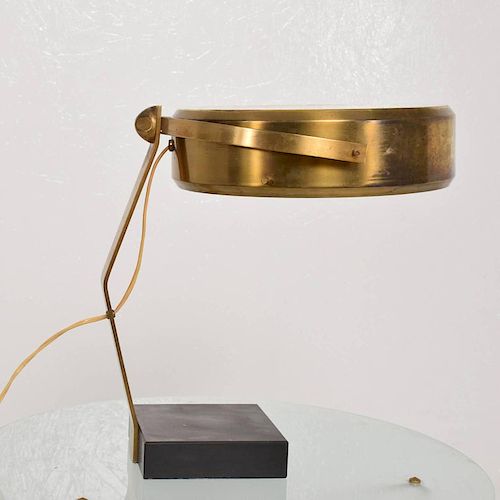 Mid-Century Modern Italian Table Lamp in Sculptural Brass Shape