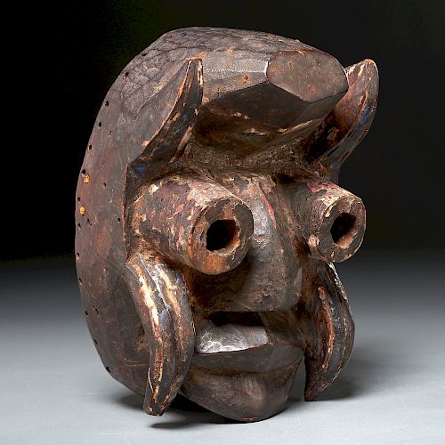 Guere-Wobe Peoples, carved mask, ex-museum