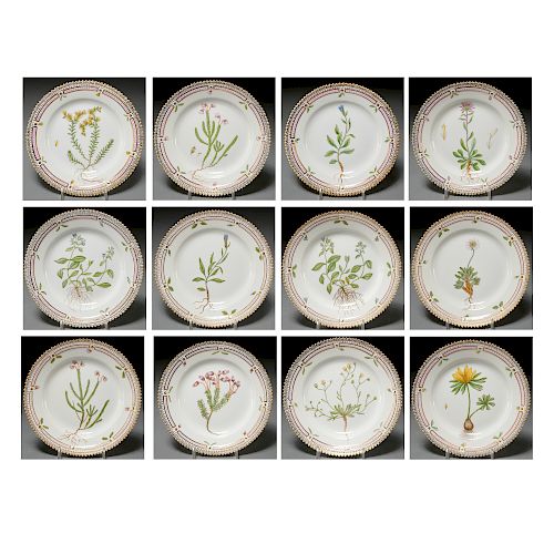 Set (12) Royal Copenhagen Flora Danica plates