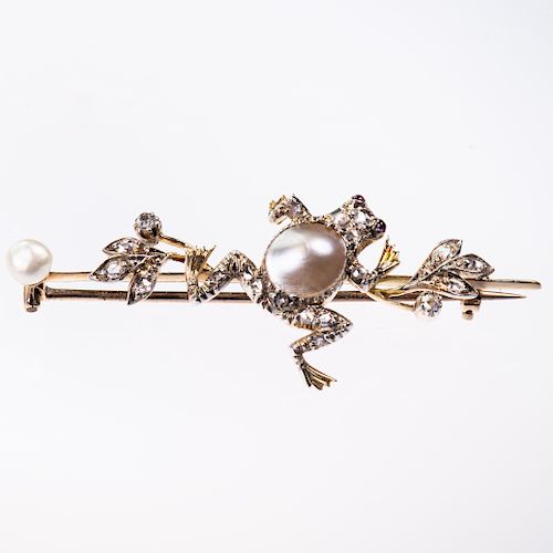AN EARLY 19TH CENTURY PEARL AND DIAMOND BROOCH, modelled as