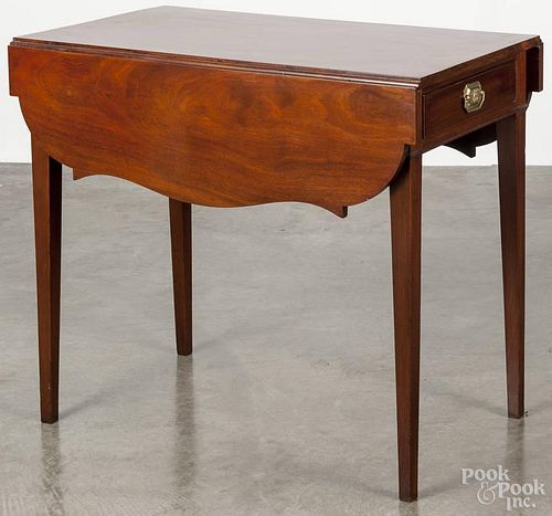 Federal mahogany Pembroke table, ca. 1805, 29'' h., 19 1/4'' w., 33'' d.