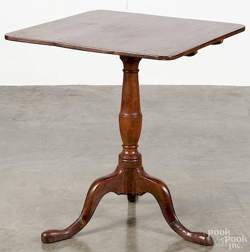 English oak tea table, late 18th c., 27'' h., 23 3/4'' w., 24 1/4'' d.