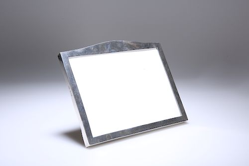A GEORGE V SILVER PHOTOGRAPH FRAME, LONDON 1927, of rectang