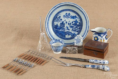 Miscellaneous tablewares, to include pottery, por