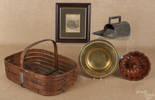 Decorative accessories, to include a basket, a cr