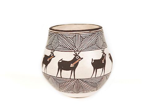 Marie Z. Chino, Acoma Pot with Heart-line Deer