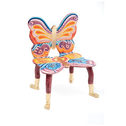Pedro Friedeberg. Silla - mariposa. Escultura de céramica, pintada a mano. Firmada en base. Con certificado. 40 x 30 x 31 cm