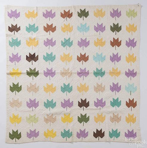 Pieced leaf pattern quilt, ca. 1900, 70'' x 70'', t