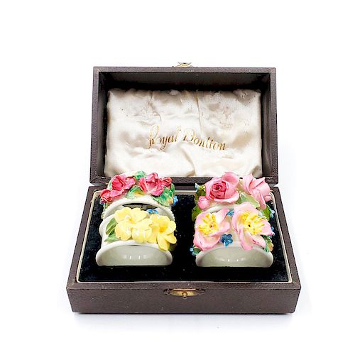 ROYAL DOULTON SET OF NAPKIN RINGS WITH CASE