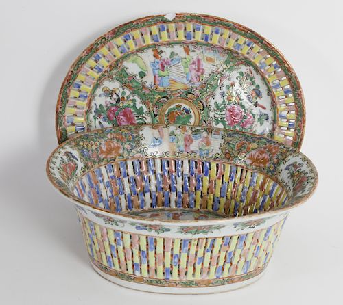 Chinese Export Rose Medallion Porcelain Reticulated Oval Chestnut Basket on Stand, 19th Century