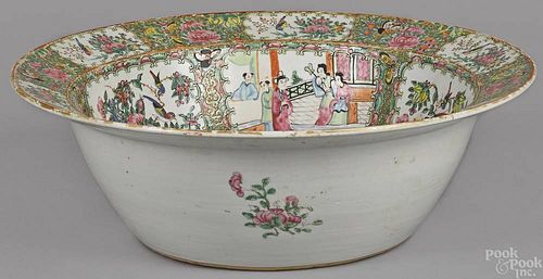Chinese export porcelain rose medallion bowl, 19t