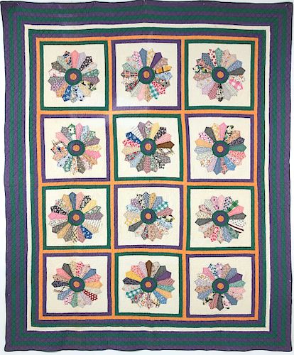 1930s Dresden Plate Patchwork Quilt with Eight Alternating Fabrics Border