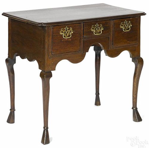 George II oak dressing table, mid 18th c., 29'' h.