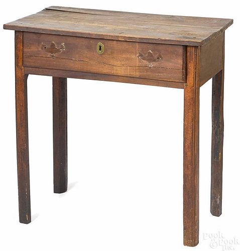Pennsylvania Chippendale cherry dressing table, c