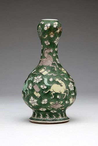 A Chinese sancai famille rose porcelain vase