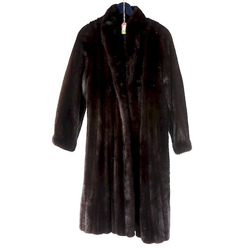 A Ladies Dark Brown Mink Coat