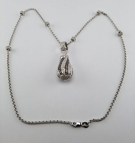 18K White Gold Diamond Pendant & Necklace