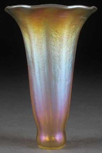 L.C. TIFFANY FAVRILLE GLASS LILY SHADE