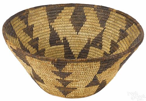 Papago, Arizona basketry bowl, mid 20th c., with