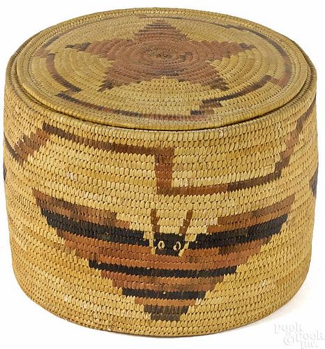 Papago, Arizona lidded basket, early 20th c., wit