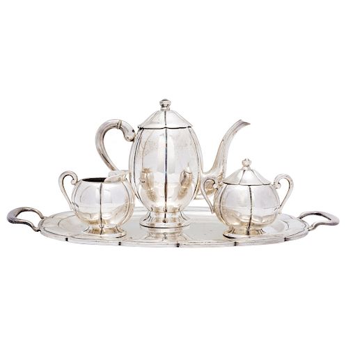 TEA SET. MEXICO, 20 TH CENTURY. SANBORNS Sterling silver, 0.925. Curved body. Comprised of: teapot, sugar bowl, cream jug, and tray.