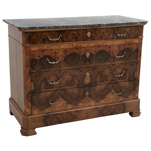 CHEST OF DRAWERS. FRANCE, CA.1900. LOUIS PHILIPPE STYLE. Veneered wood with bronze locks and handles.