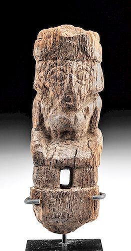 Chimu Wood Figure of a Kneeling Lord King