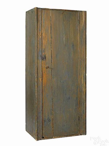 Painted pine chimney cupboard, 19th c., retaining