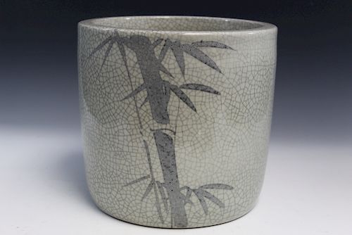 Japanese crackle glaze porcelain planter.