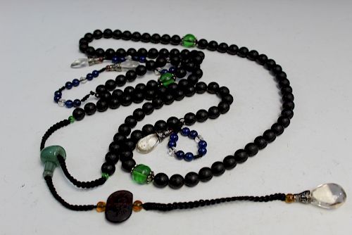 Chinese zitan wood beads court necklace.