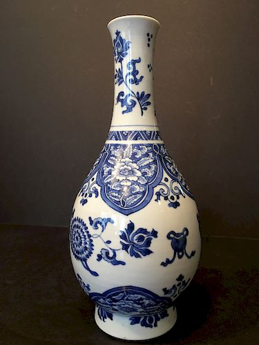ANTIQUE Chinese Blue and White Flower Vase, Kangxi  Period