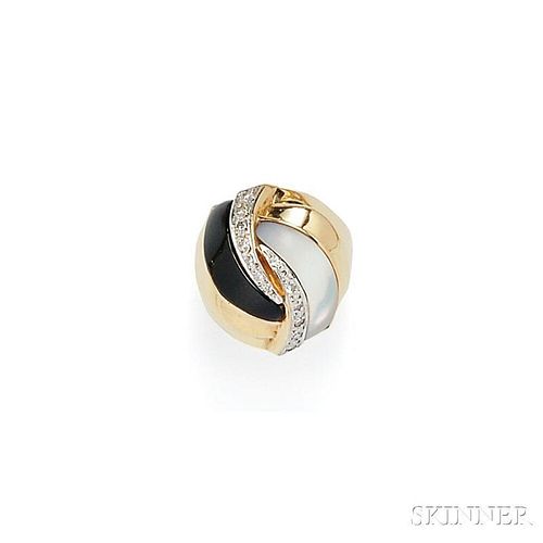 18kt Gold, Onyx, and Mother-of-pearl Ring, Bellarri