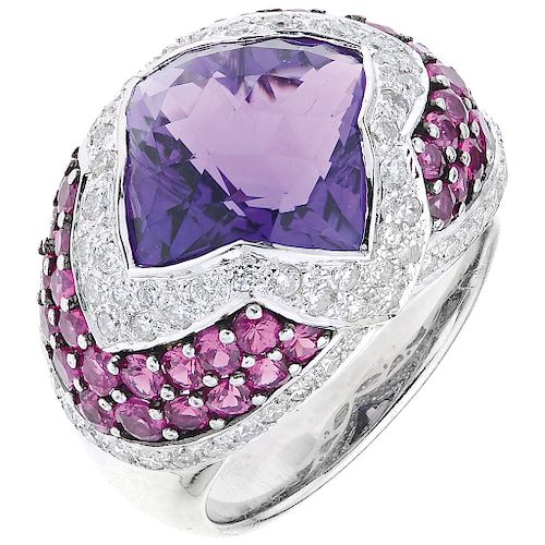 AMETHYST, RUBIES AND DIAMONDS RING. 18K WHITE GOLD