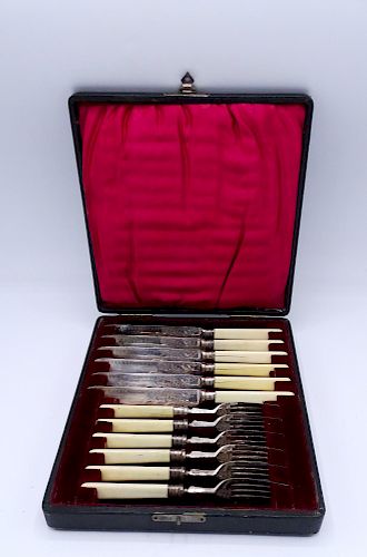 12 PC. ENGLISH BONE HANDLE FISH SET IN FITTED CASE