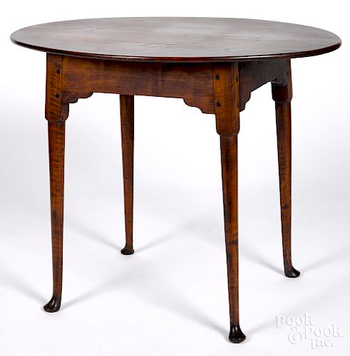 New England Queen Anne tiger maple tavern table