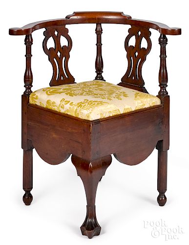 Pennsylvania Queen Anne walnut corner chair