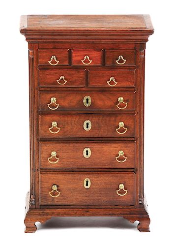 MINIATURE CHEST OF DRAWERS. DELAWARE VALLEY, CIRCA 1770.