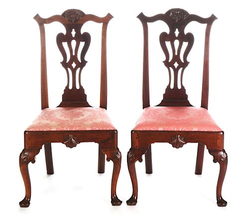 PAIR OF CHIPPENDALE SIDE CHAIRS. PHILADELPHIA, PENNSYLVANIA. CHERRY. 1760 - 1780.