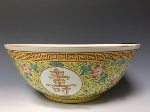 A BIG BEAUTIFUL CHINESE ANTIQUE FAMILL ROSE PORCELAIN BOWL, GUANGXU MARKED AND PERIOD