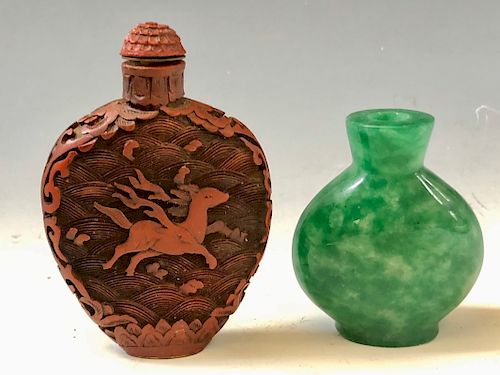 A PAIR OF CHINESE ANTIQUE SNUFF BOTTLES 